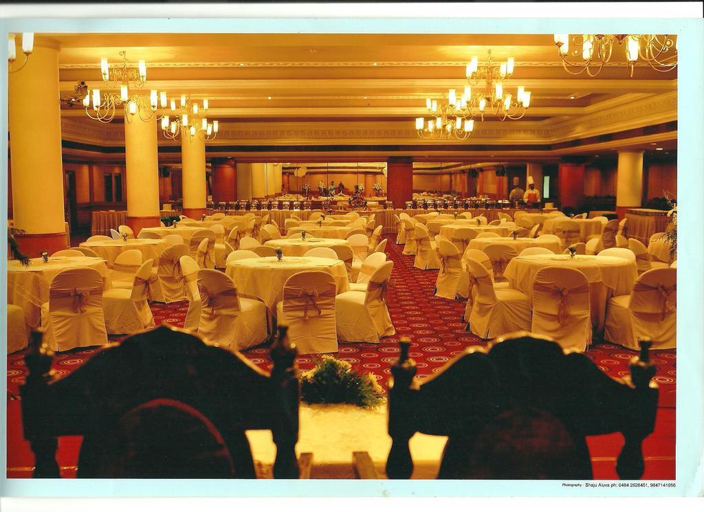 The Avenue Center Hotel Kochi Exterior foto